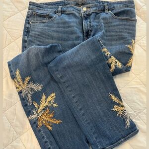 CHICOS EMBROIDERED ANKLE JEANS